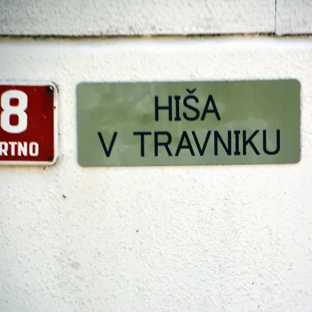 Hisa V Travniku Smartno