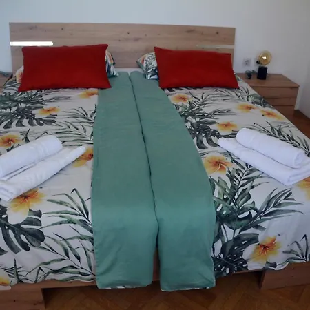 Hisa V Travniku Semesterbostad Smartno