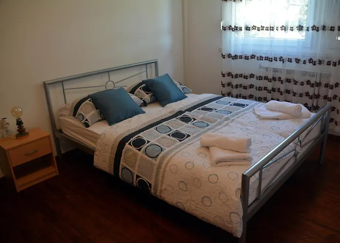 Hisa V Travniku Semesterbostad Smartno