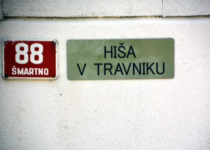 Hisa V Travniku Šmartno